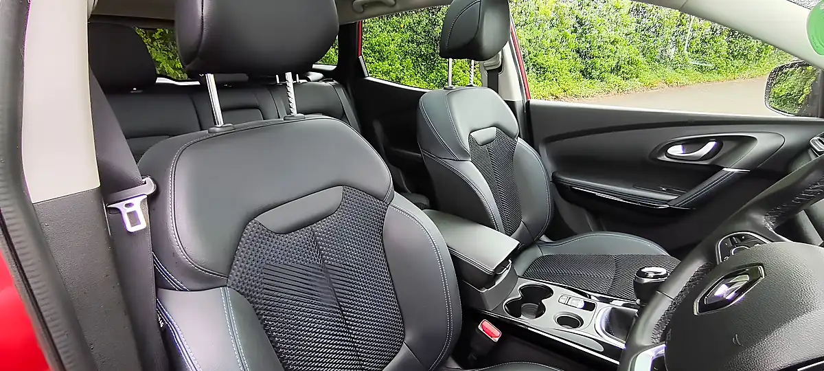 Used 2019 Renault Kadjar S Edition Red - Interior and Exterior details 11