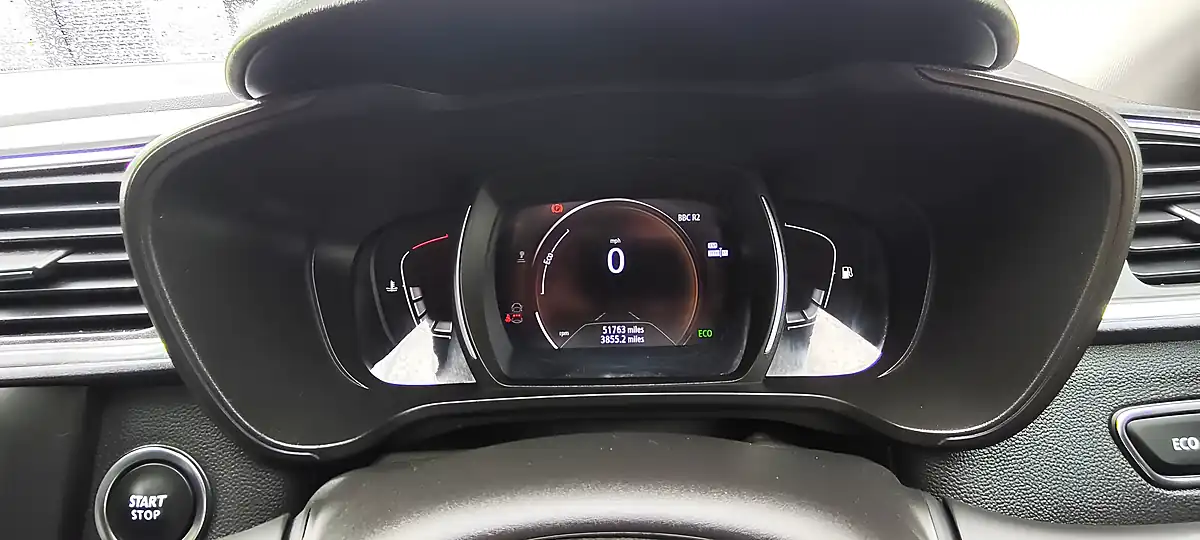 Used 2019 Renault Kadjar S Edition Red - Interior and Exterior details 16