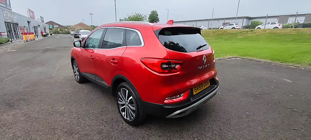 Used 2019 Renault Kadjar S Edition Red - Interior and Exterior details 3