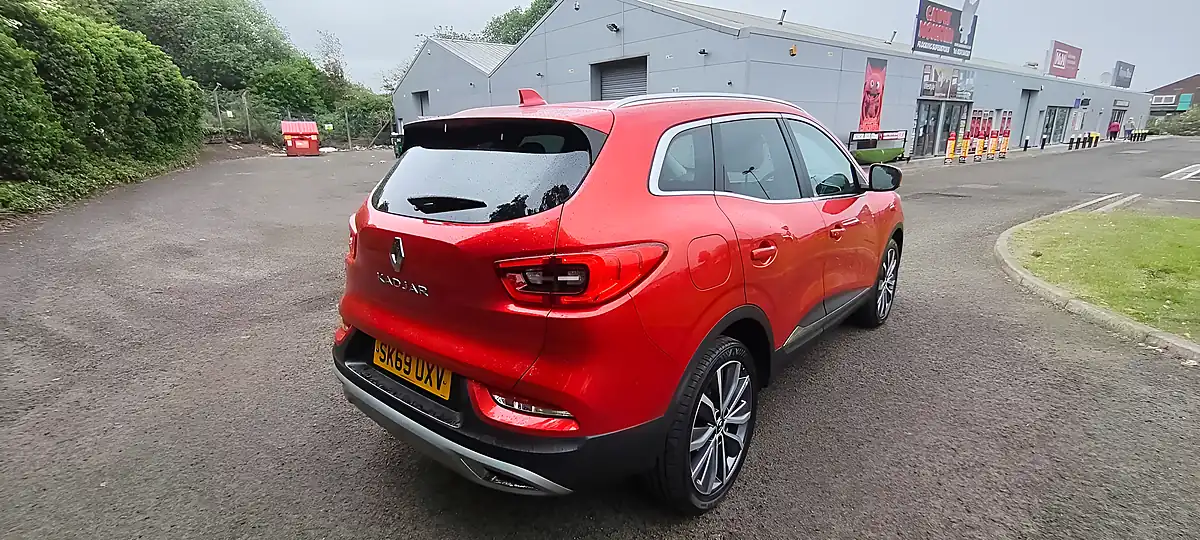Used 2019 Renault Kadjar S Edition Red - Interior and Exterior details 5