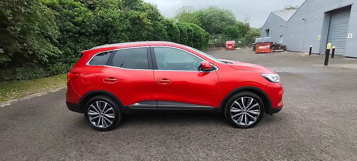 Used 2019 Renault Kadjar S Edition Red - Interior and Exterior details 6