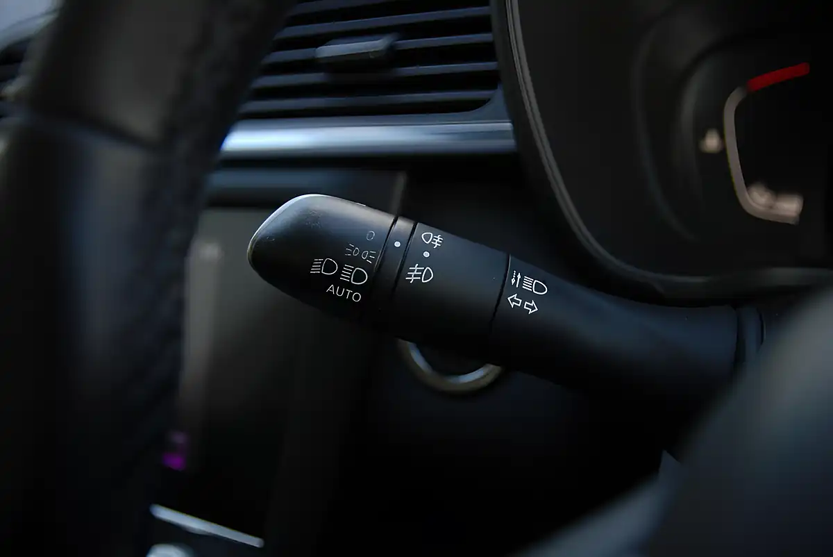 Used 2019 Renault Kadjar S Edition Red - Interior and Exterior details 12