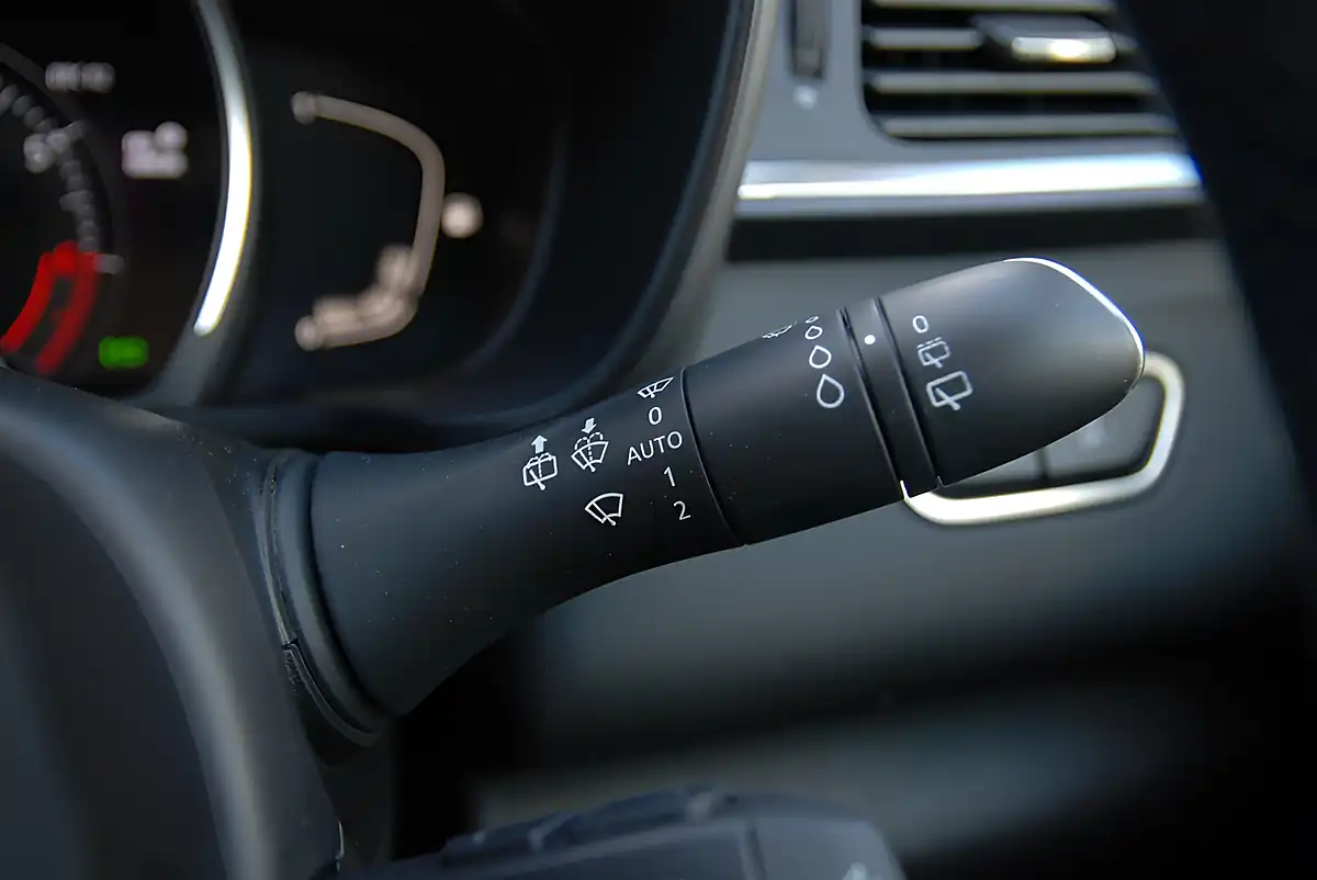 Used 2019 Renault Kadjar S Edition Red - Interior and Exterior details 13
