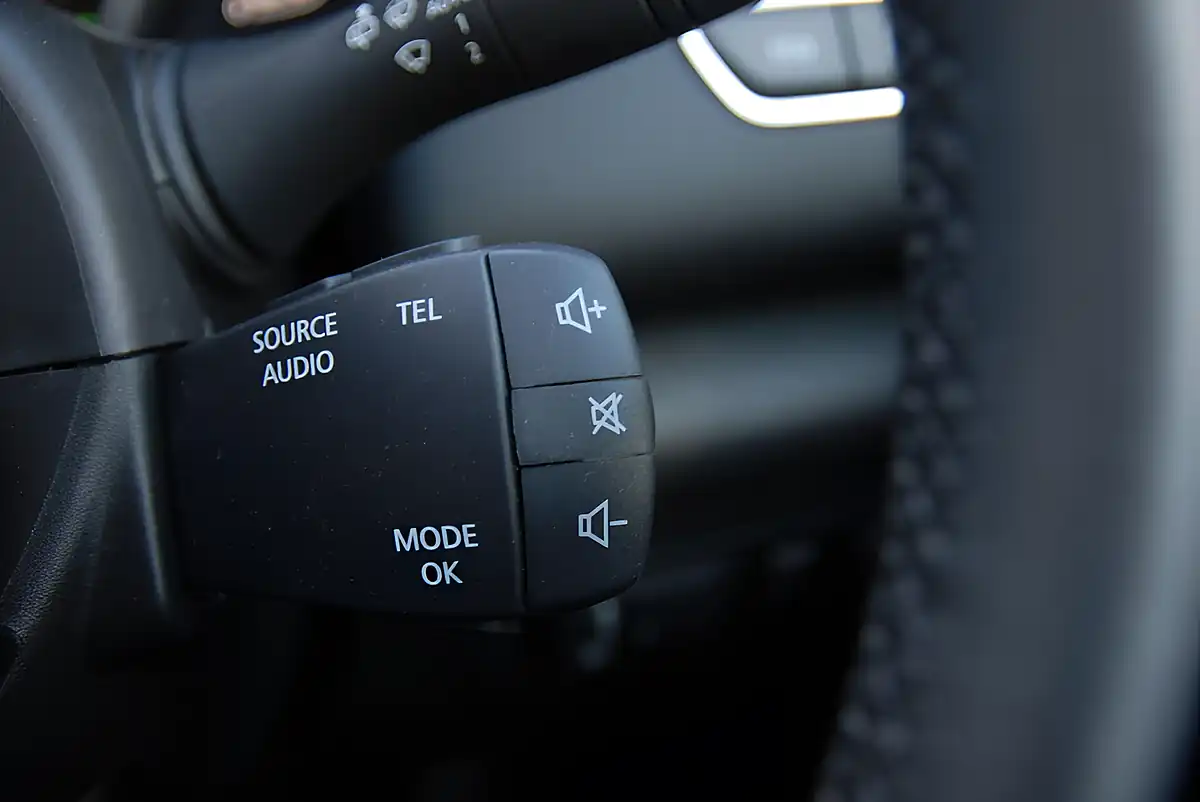 Used 2019 Renault Kadjar S Edition Red - Interior and Exterior details 14