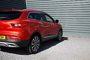 Used 2019 Renault Kadjar S Edition Red - Interior and Exterior details 5