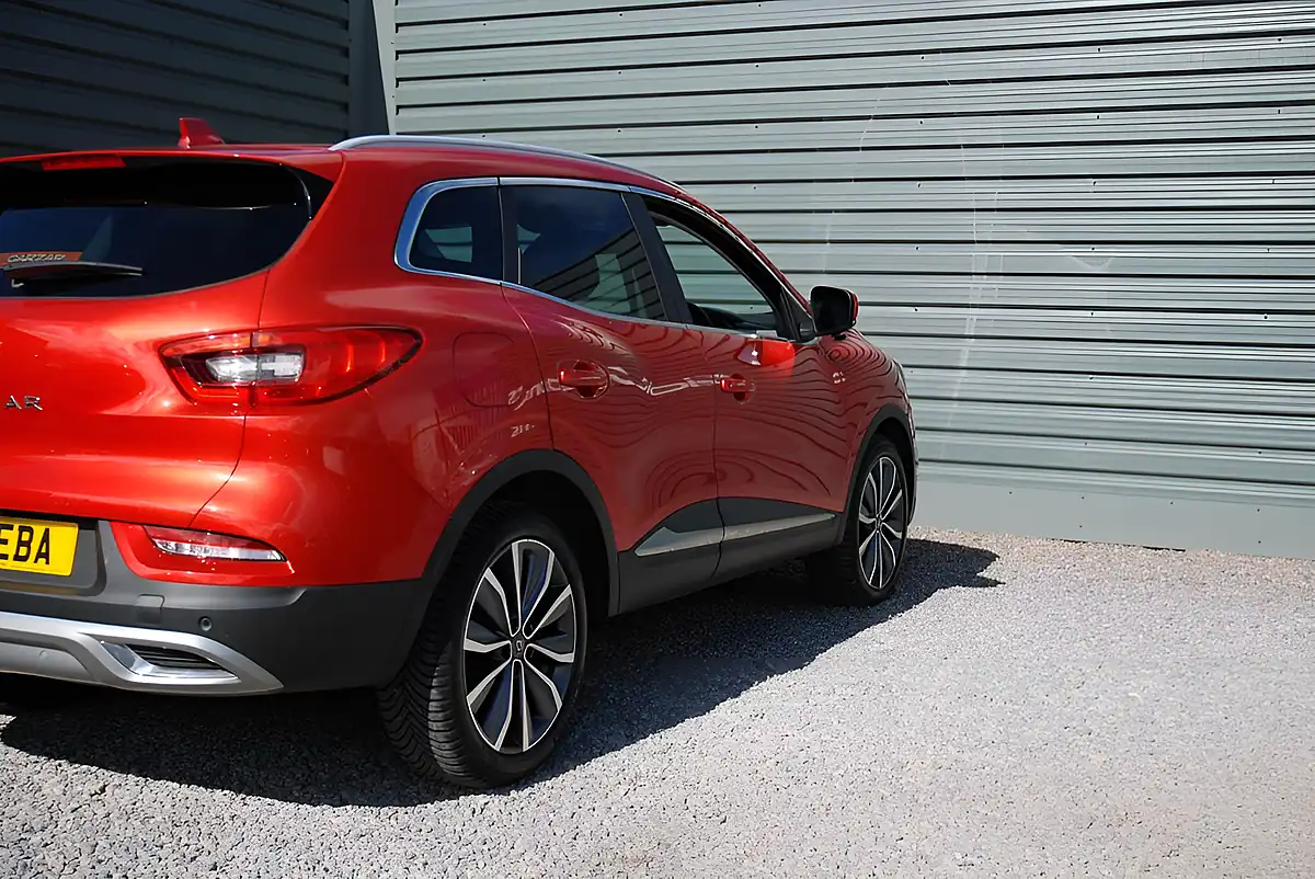 Used 2019 Renault Kadjar S Edition Red - Interior and Exterior details 5