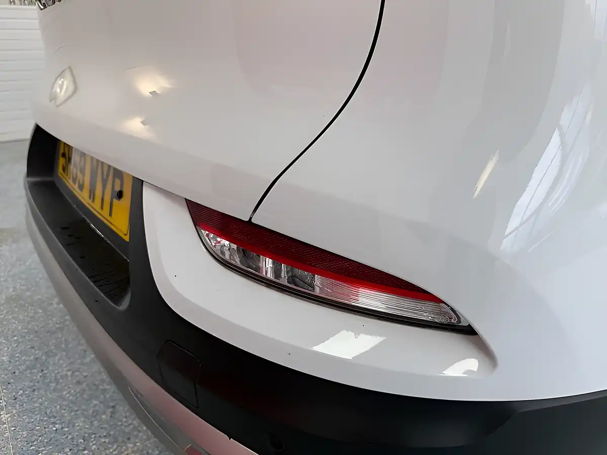 Used 2019 Renault Kadjar S Edition White - Interior and Exterior details 10