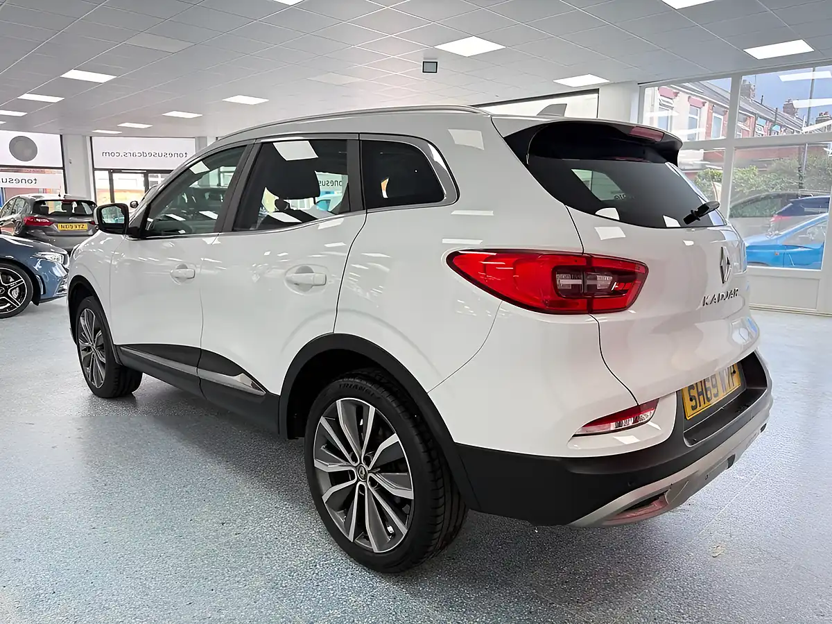 Used 2019 Renault Kadjar S Edition White - Interior and Exterior details 13