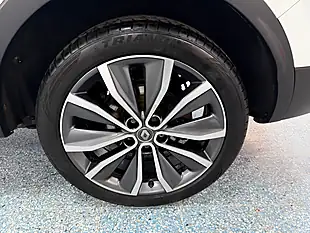 Used 2019 Renault Kadjar S Edition White - Interior and Exterior details 14