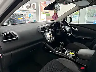 Used 2019 Renault Kadjar S Edition White - Interior and Exterior details 15