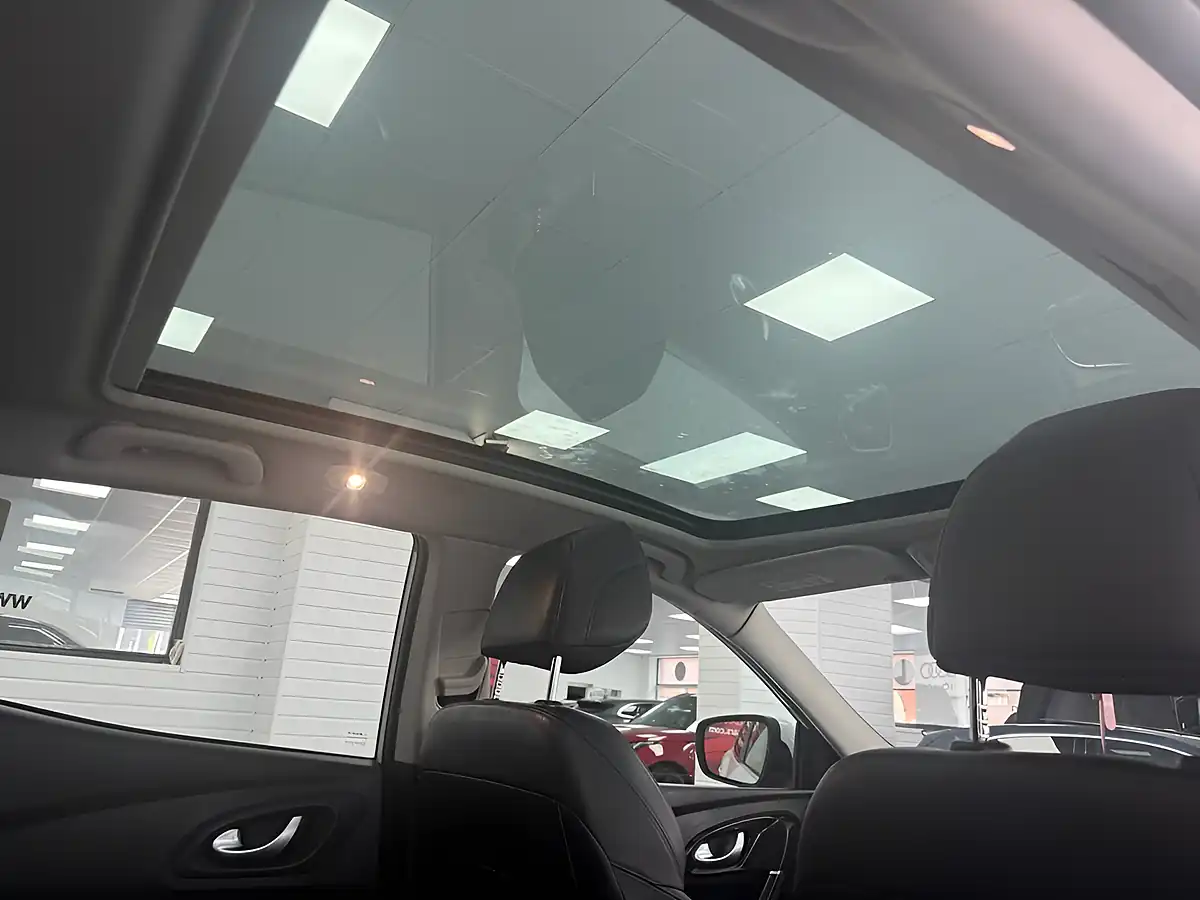 Used 2019 Renault Kadjar S Edition White - Interior and Exterior details 6