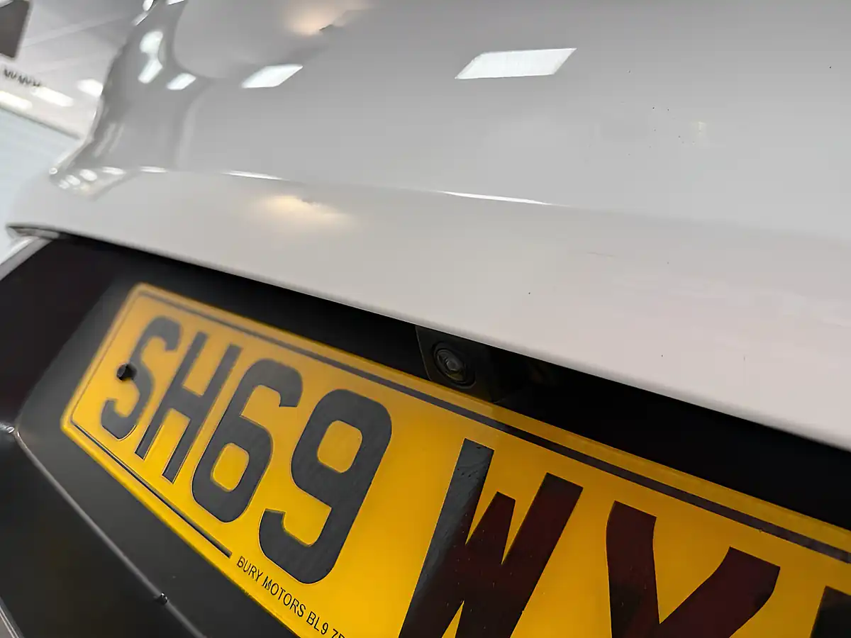 Used 2019 Renault Kadjar S Edition White - Interior and Exterior details 9
