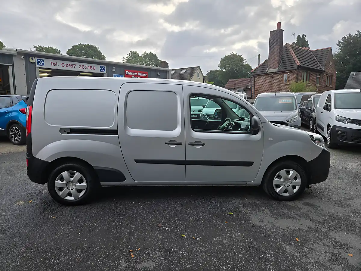 Used 2019 Renault Kangoo Business+ Grey - Interior and Exterior details 12