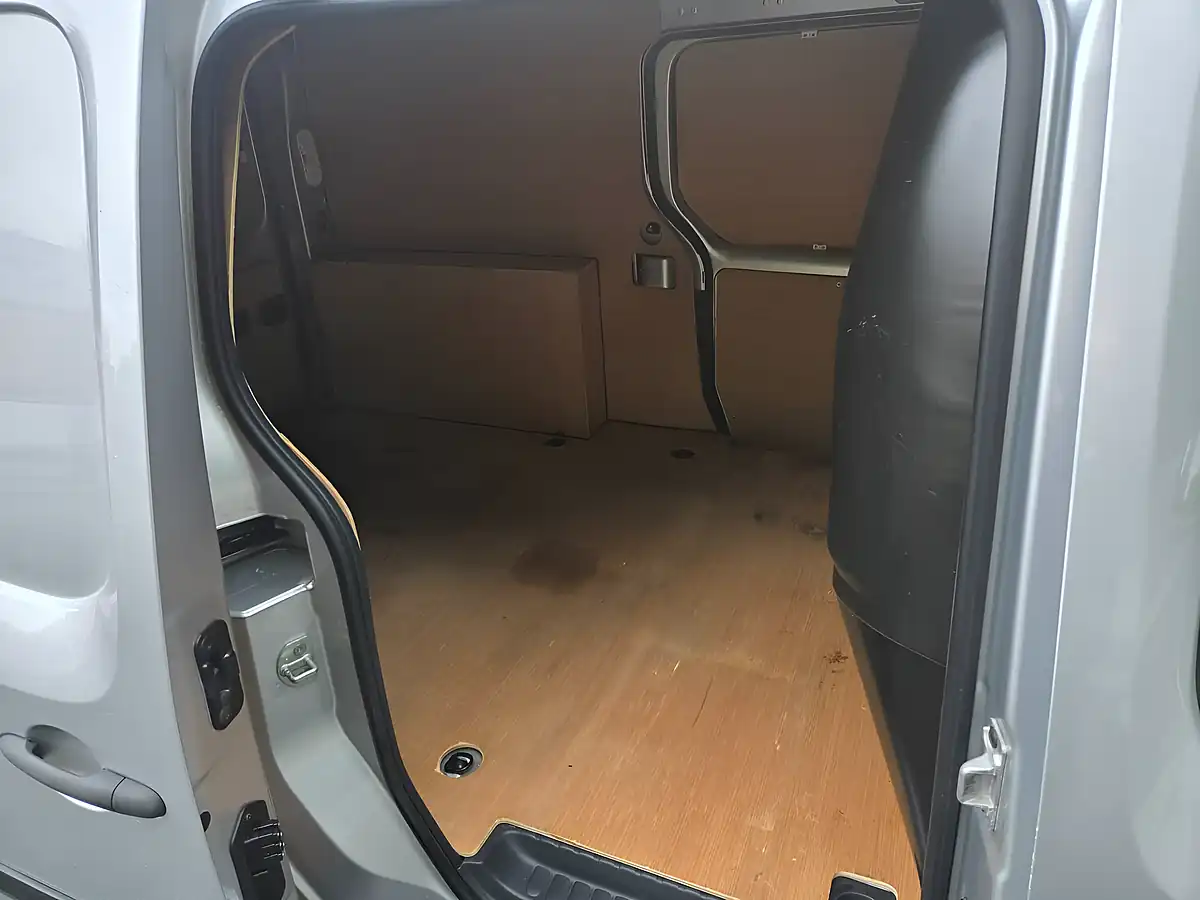 Used 2019 Renault Kangoo Business+ Grey - Interior and Exterior details 13
