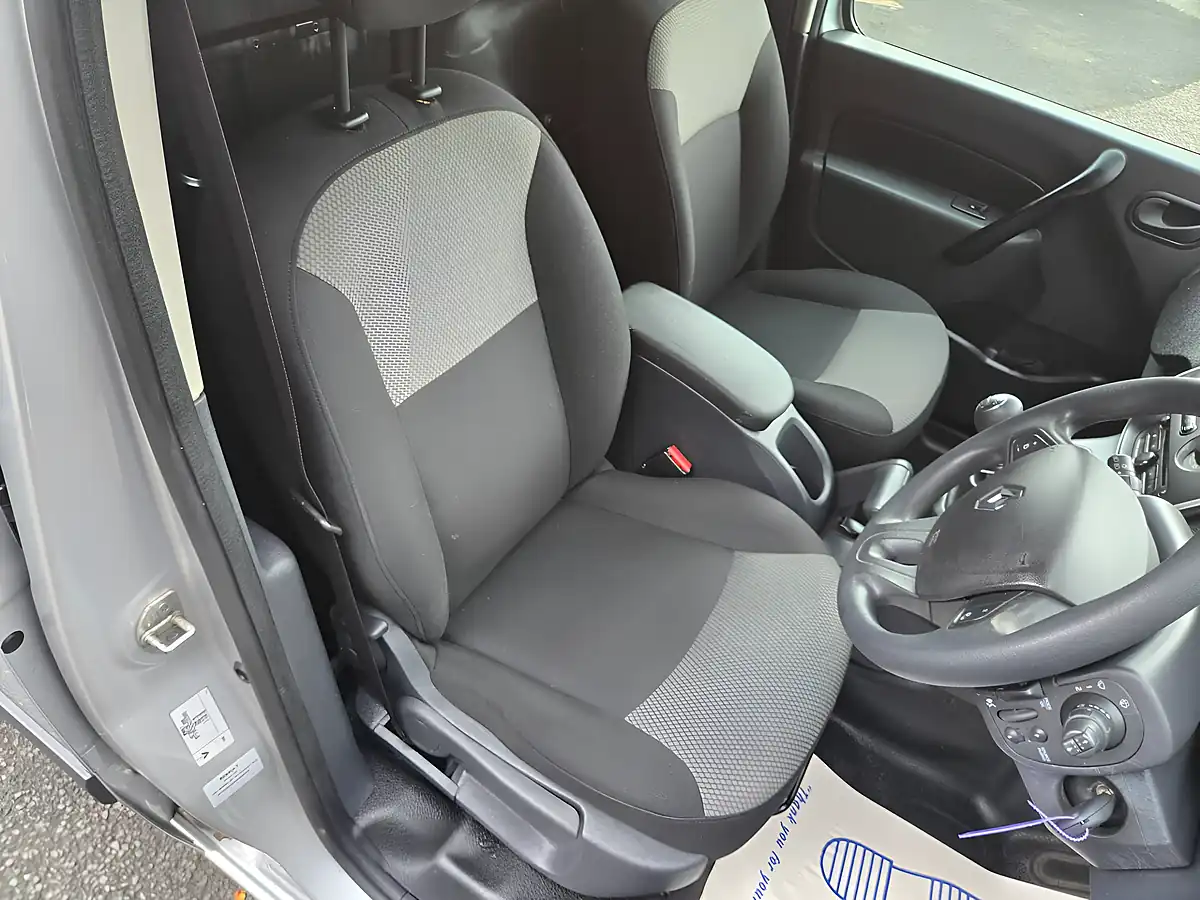 Used 2019 Renault Kangoo Business+ Grey - Interior and Exterior details 17