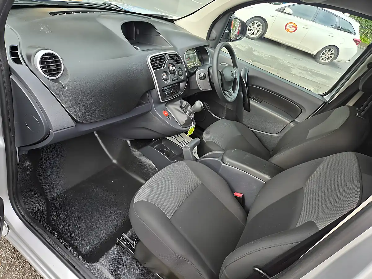 Used 2019 Renault Kangoo Business+ Grey - Interior and Exterior details 5