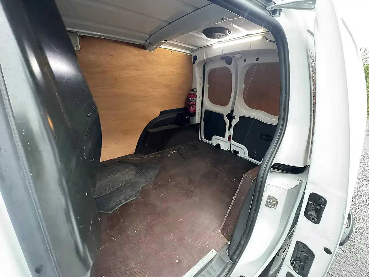 Used 2019 Renault Kangoo Business White - Interior and Exterior details 11