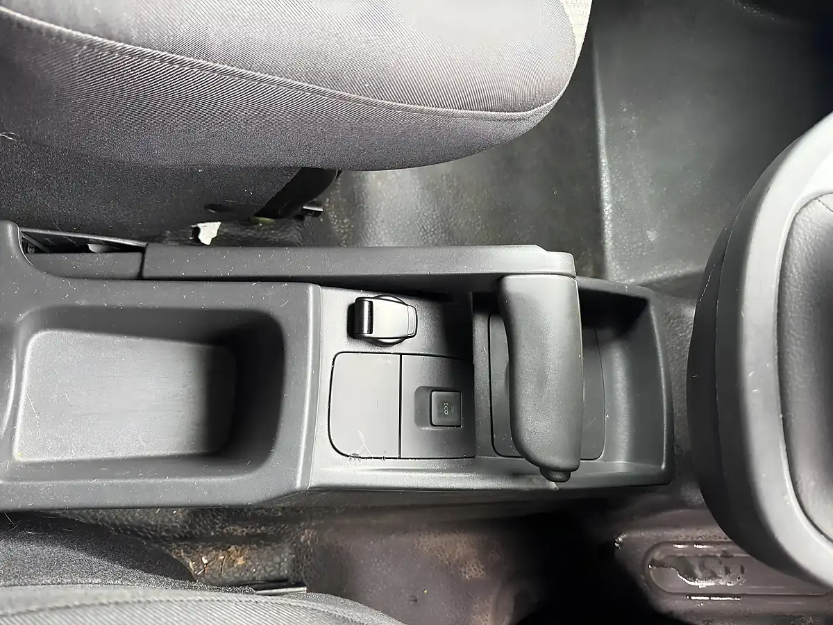 Used 2019 Renault Kangoo Business White - Interior and Exterior details 13