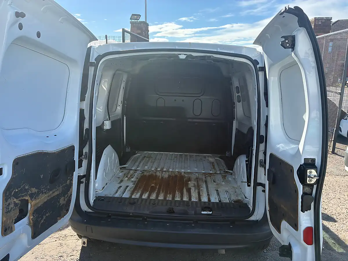 Used 2019 Renault Kangoo Energy Business Temperature Controlled White - Interior and Exterior details 12