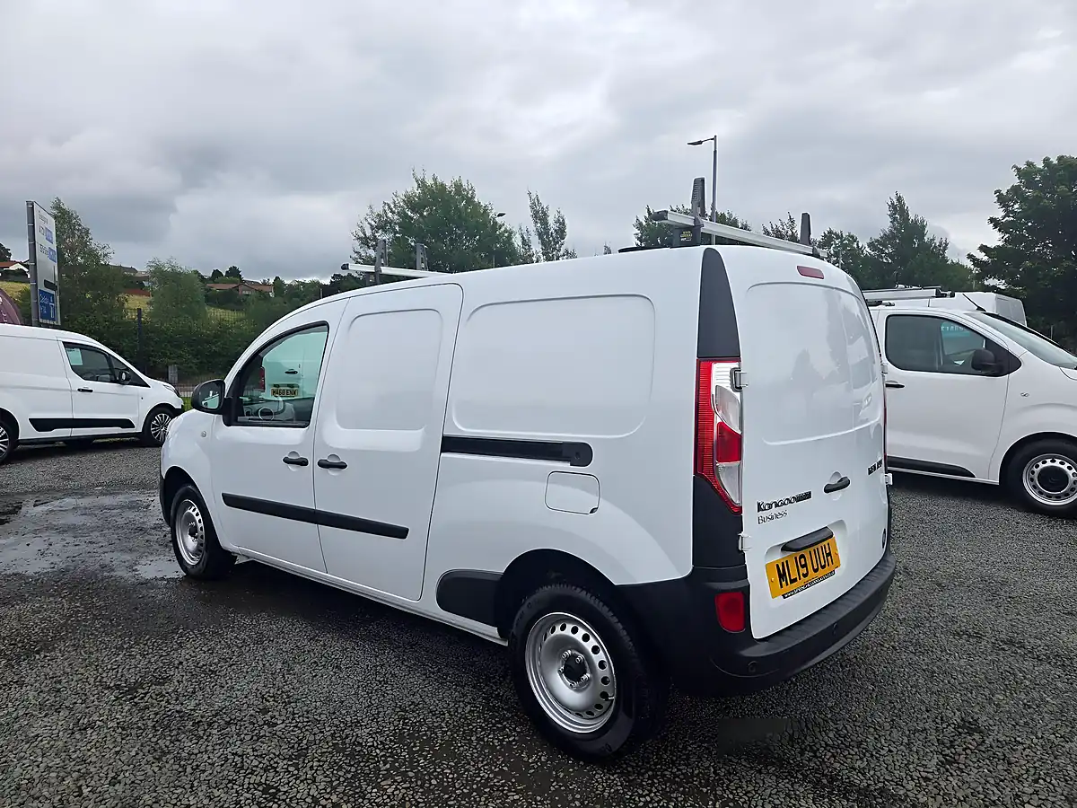 Used 2019 Renault Kangoo Maxi Business White - Interior and Exterior details 12