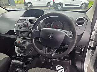Used 2019 Renault Kangoo Maxi Business White - Interior and Exterior details 17