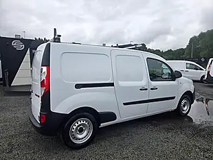 Used 2019 Renault Kangoo Maxi Business White - Interior and Exterior details 7