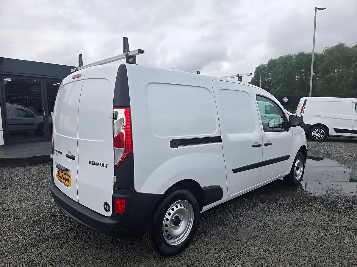 Used 2019 Renault Kangoo Maxi Business White - Interior and Exterior details 8