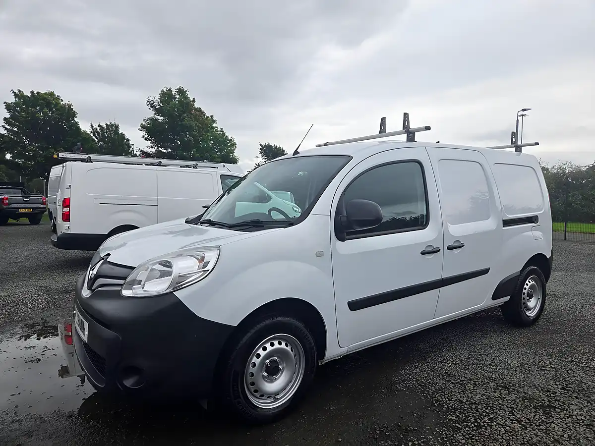 Used 2019 Renault Kangoo Maxi Business White - Interior and Exterior details 9