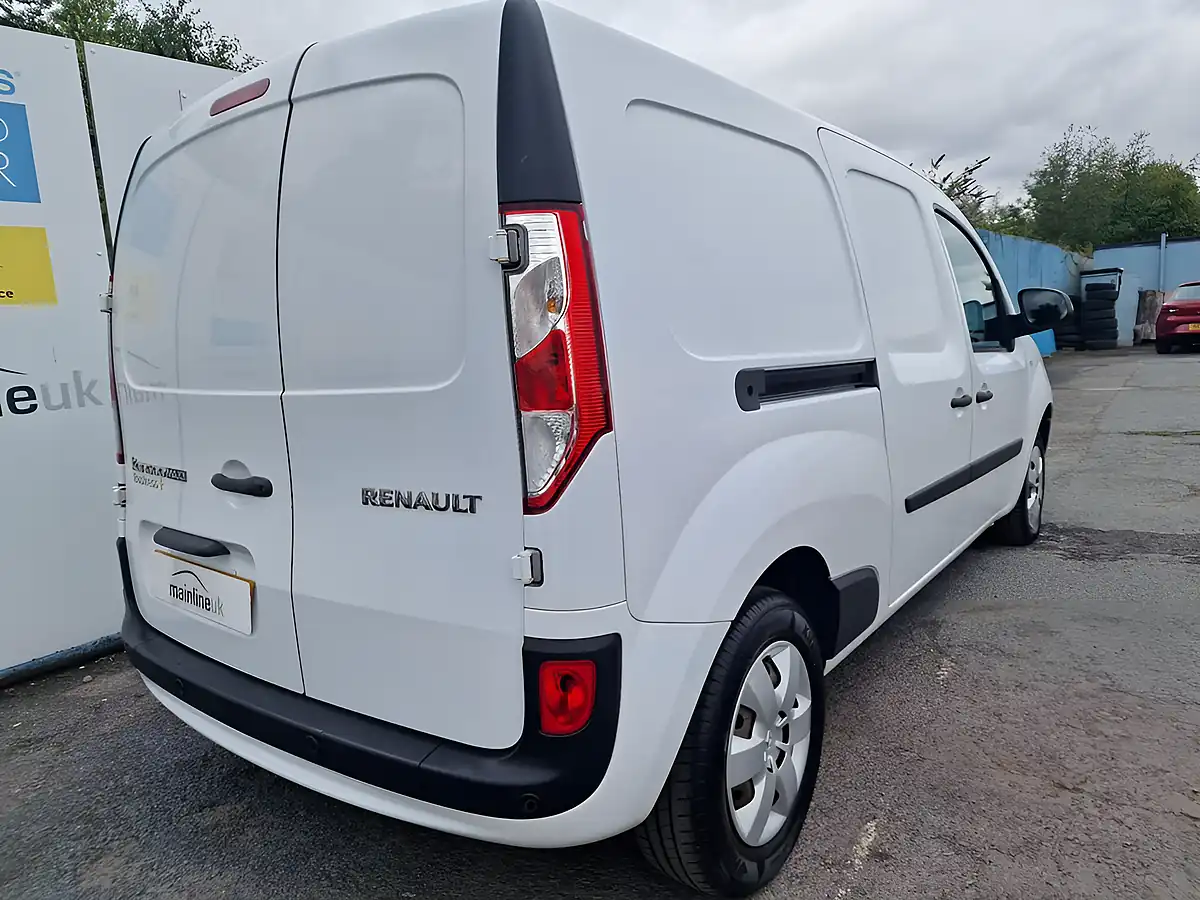 Used 2019 Renault Kangoo Maxi Business+ White - Interior and Exterior details 11