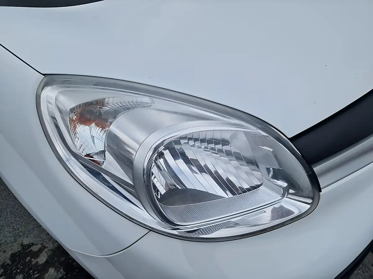 Used 2019 Renault Kangoo Maxi Business+ White - Interior and Exterior details 18