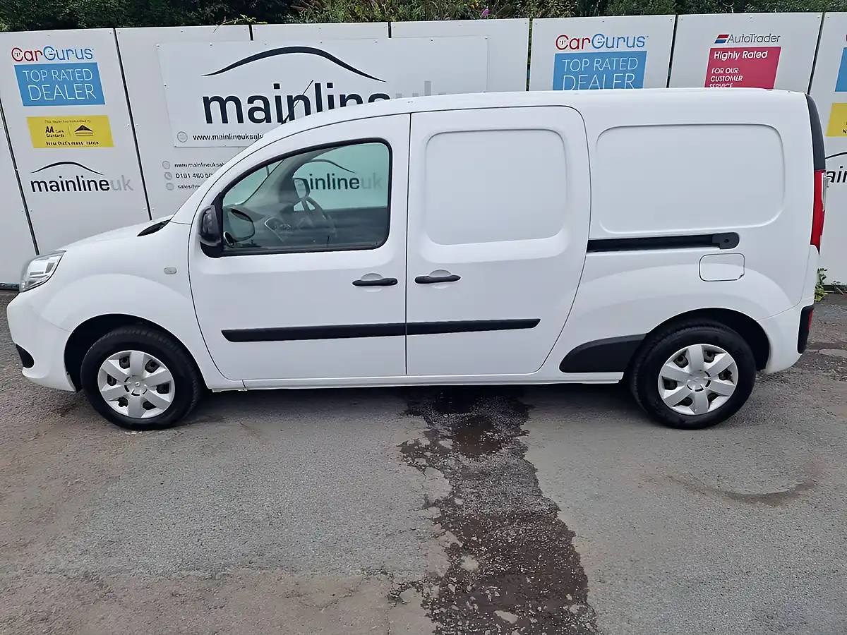 Used 2019 Renault Kangoo Maxi Business+ White - Interior and Exterior details 5