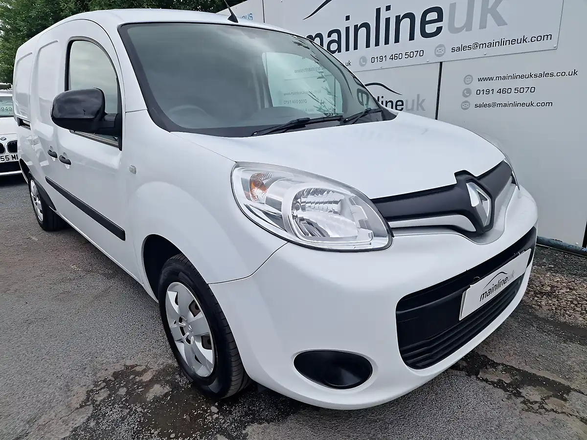 Used 2019 Renault Kangoo Maxi Business+ White - Interior and Exterior details 6