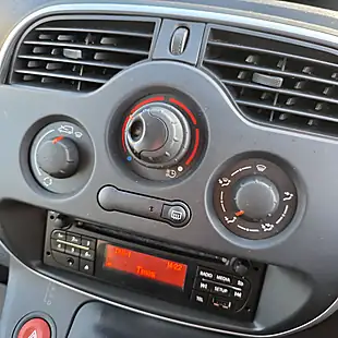 Used 2019 Renault Kangoo ML-20 Business Edition Alpine White - Interior and Exterior details 15