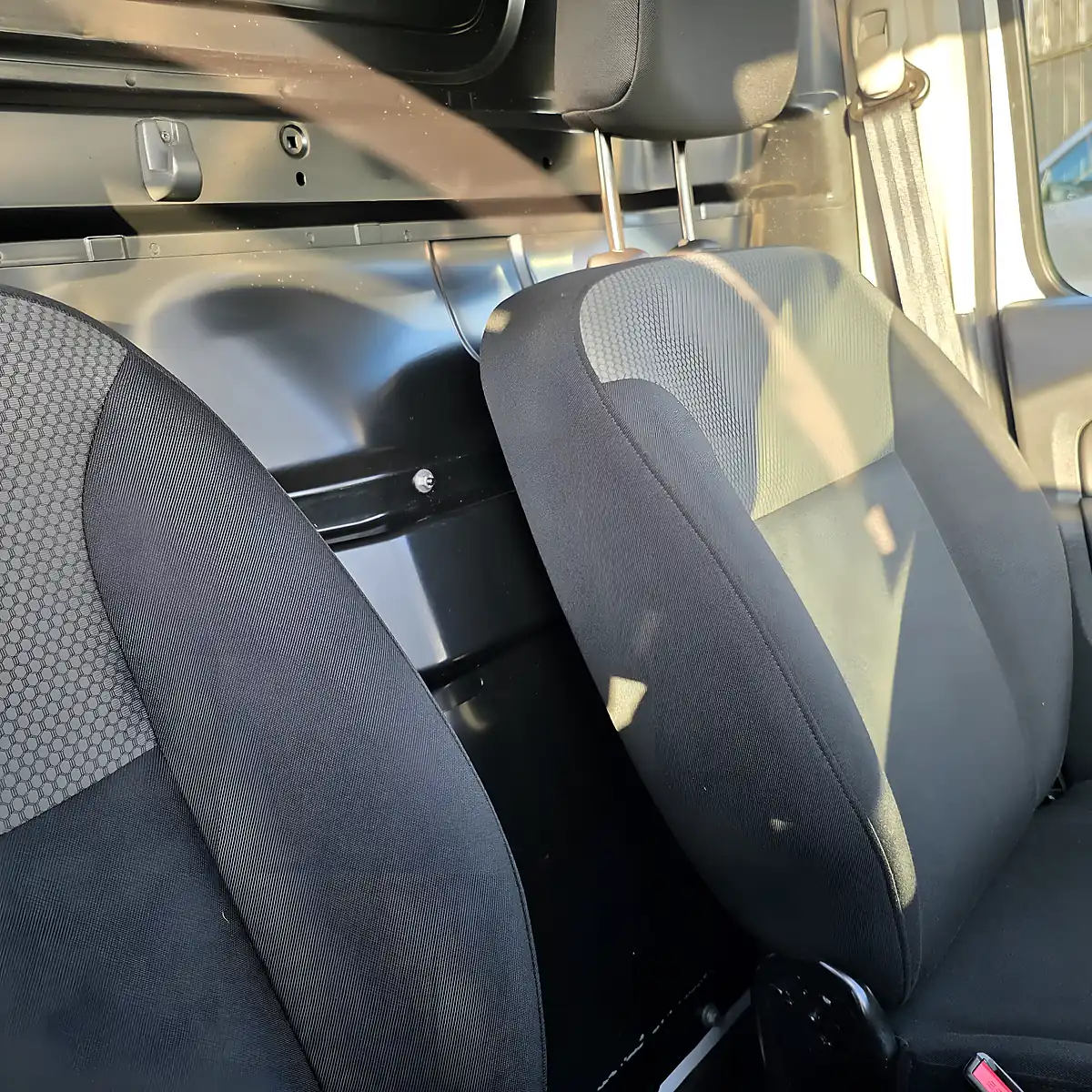 Used 2019 Renault Kangoo ML-20 Business Edition Alpine White - Interior and Exterior details 16