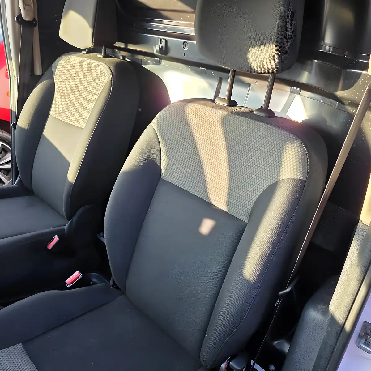 Used 2019 Renault Kangoo ML-20 Business Edition Alpine White - Interior and Exterior details 19
