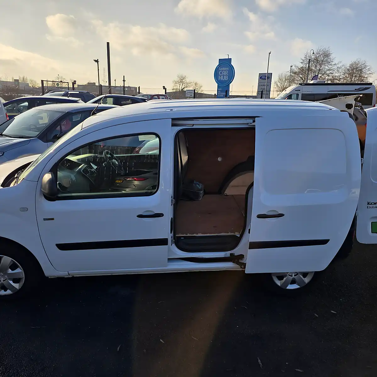 Used 2019 Renault Kangoo ML-20 Business Edition Alpine White - Interior and Exterior details 5
