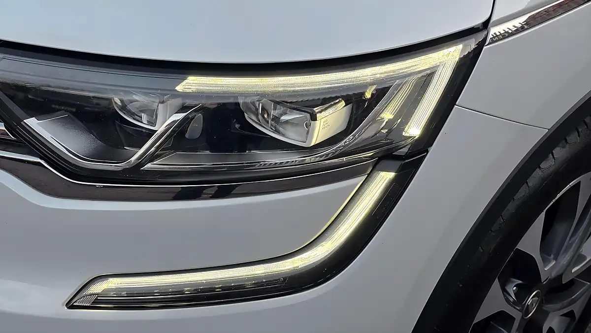 Used 2019 Renault Koleos GT Line White - Interior and Exterior details 12