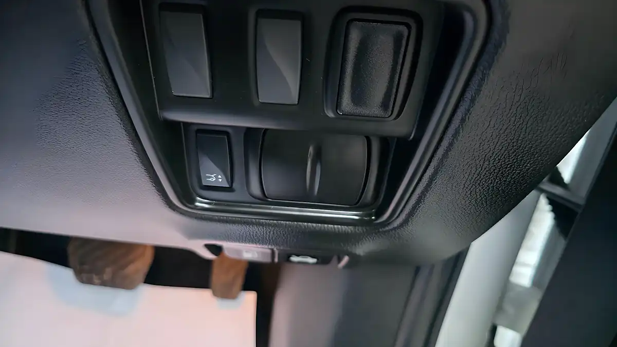 Used 2019 Renault Koleos GT Line White - Interior and Exterior details 13