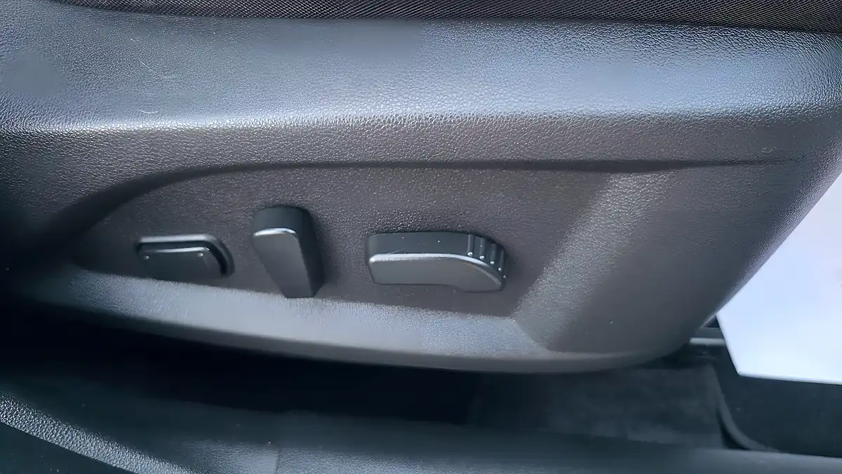 Used 2019 Renault Koleos GT Line White - Interior and Exterior details 14