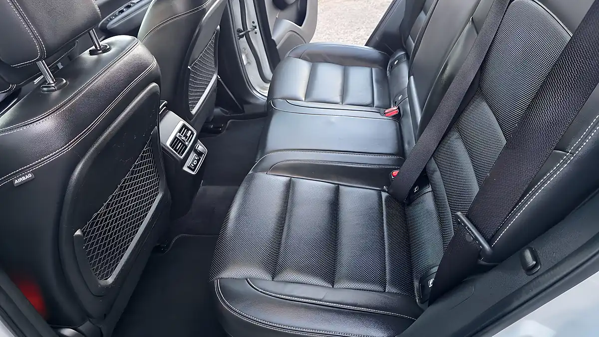 Used 2019 Renault Koleos GT Line White - Interior and Exterior details 17