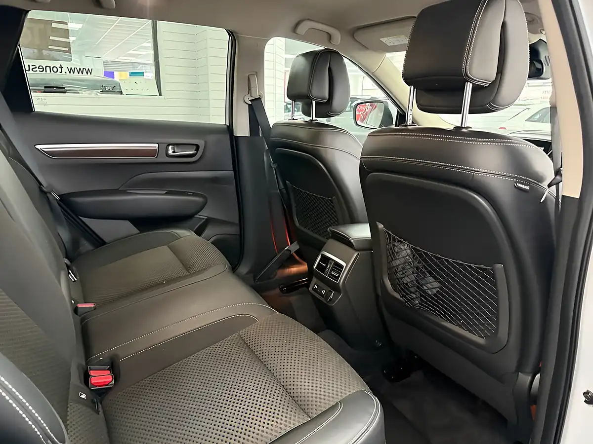 Used 2019 Renault Koleos Iconic White - Interior and Exterior details 4