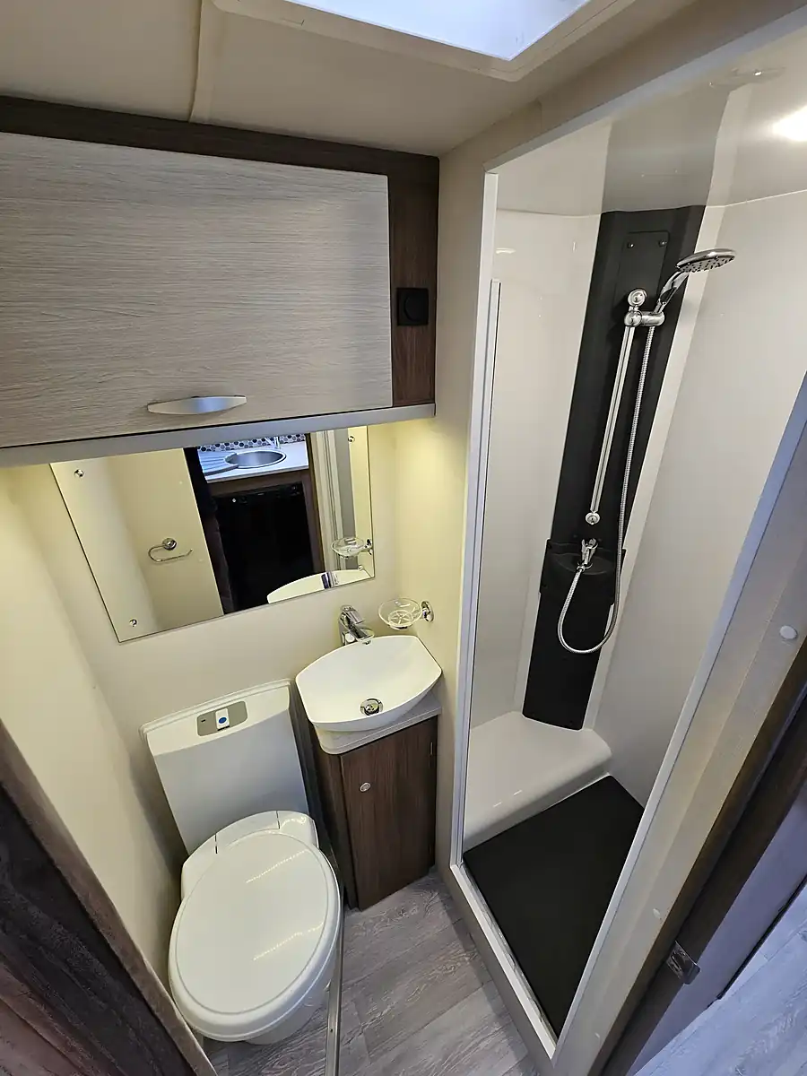Used 2019 Renault Master Lunar Cassini Eb 19 - Interior and Exterior details 17