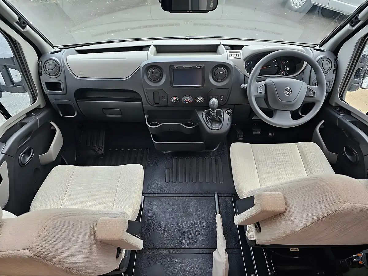 Used 2019 Renault Master Lunar Cassini Eb 19 - Interior and Exterior details 8
