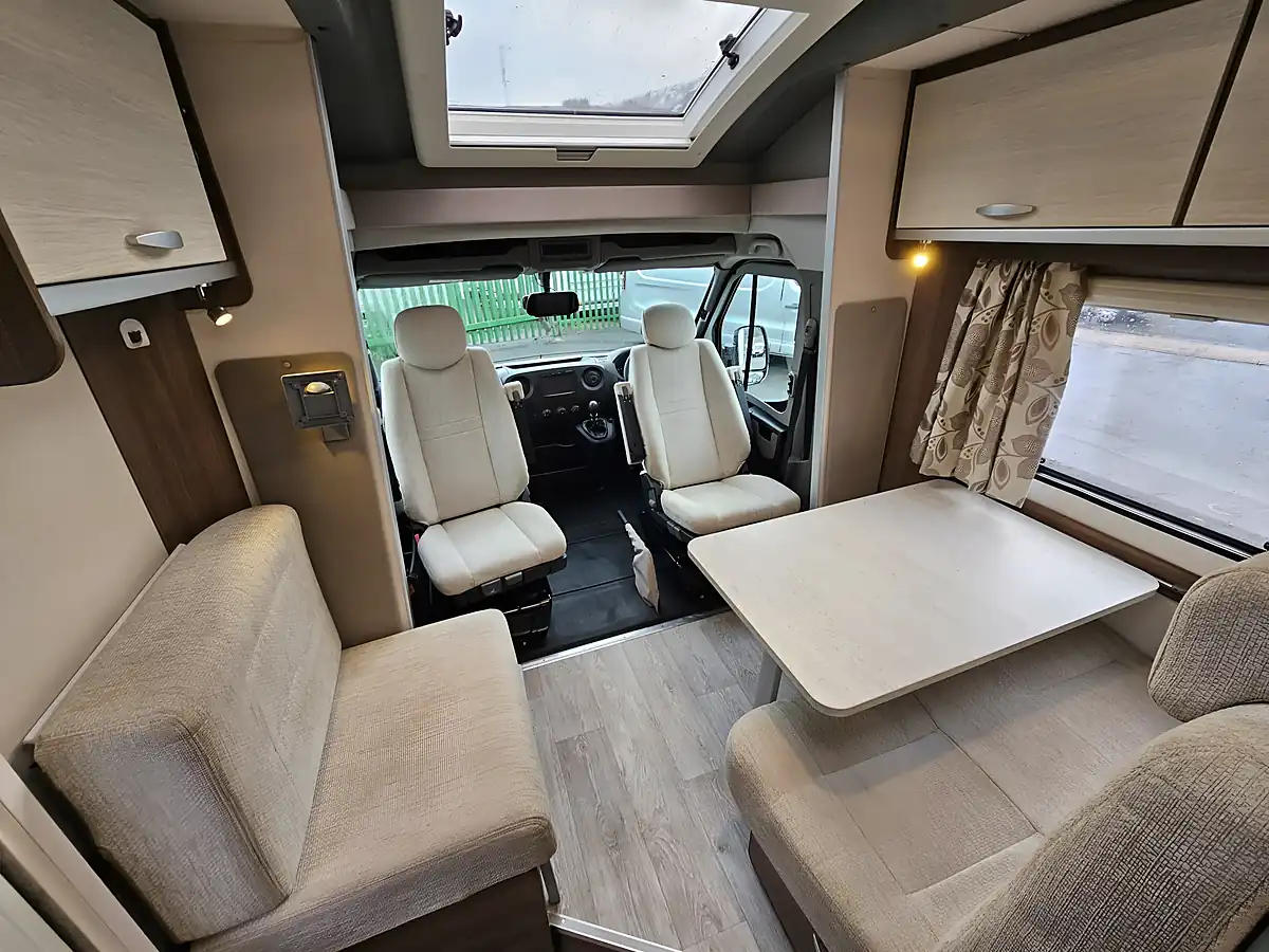Used 2019 Renault Master Lunar Cassini Eb 19 - Interior and Exterior details 9