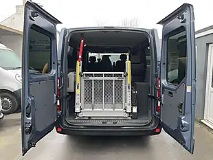 Used 2019 Renault Master SL28 Business Blue - Interior and Exterior details 10