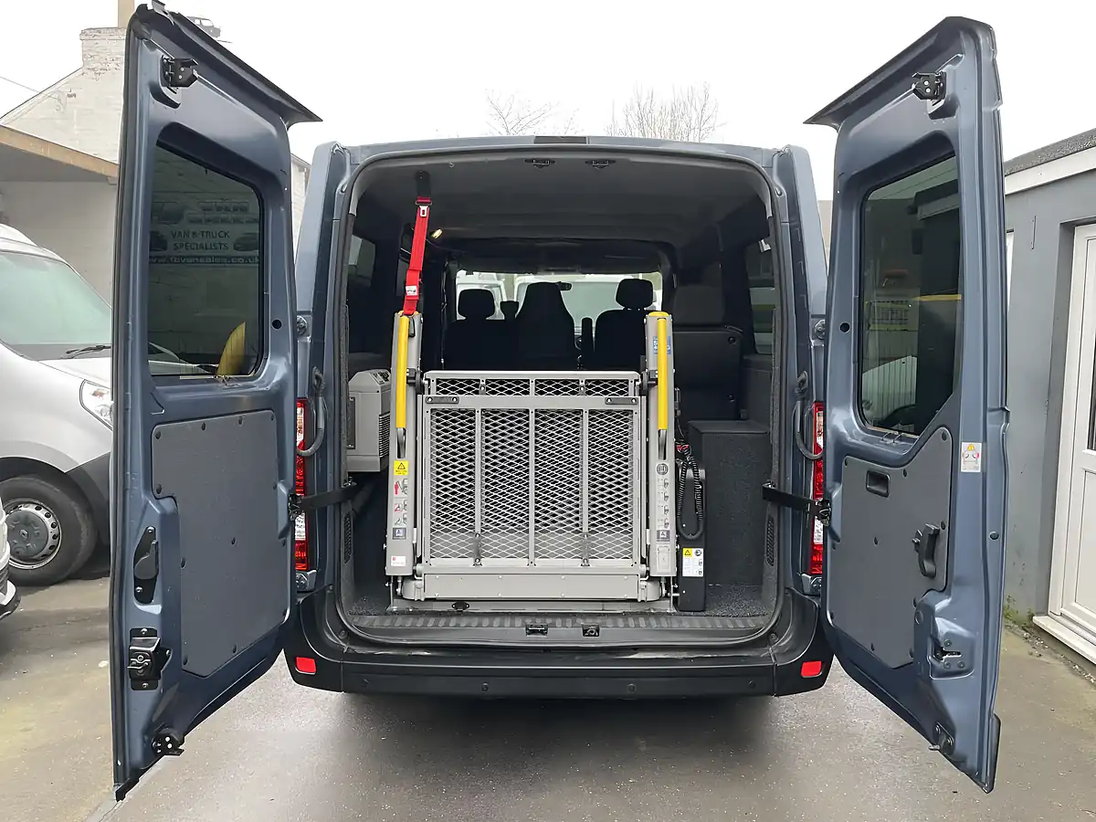 Used 2019 Renault Master SL28 Business Blue - Interior and Exterior details 10