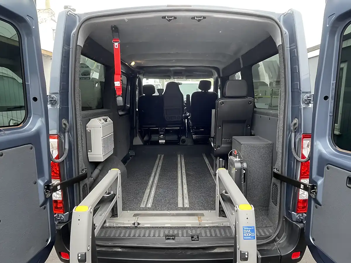 Used 2019 Renault Master SL28 Business Blue - Interior and Exterior details 12