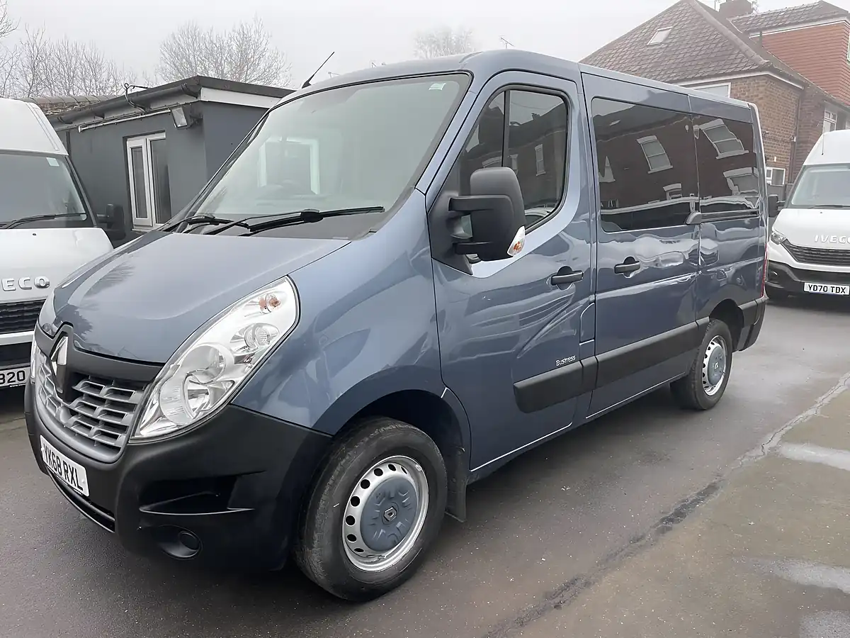 Used 2019 Renault Master SL28 Business Blue - Interior and Exterior details 3