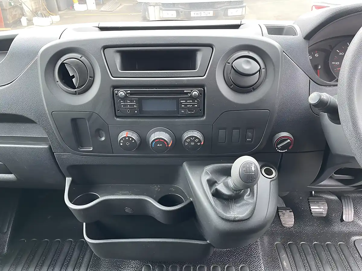 Used 2019 Renault Master SL28 Business Blue - Interior and Exterior details 5