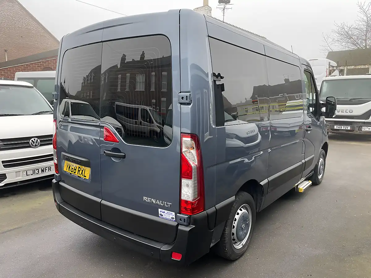 Used 2019 Renault Master SL28 Business Blue - Interior and Exterior details 7